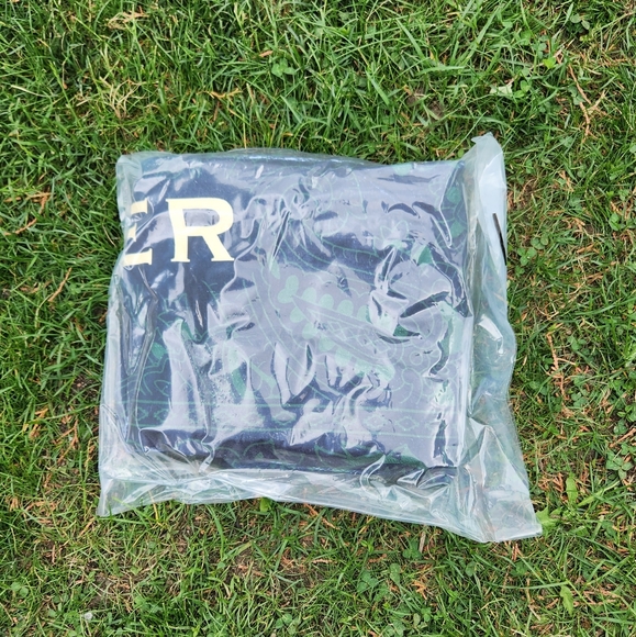 NEW! ALF Jameson Rum Blanket - Picture 2 of 2